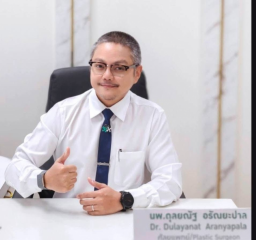 帕亚泰是拉查医院Dr.Dulayanat Aranyapala 医生